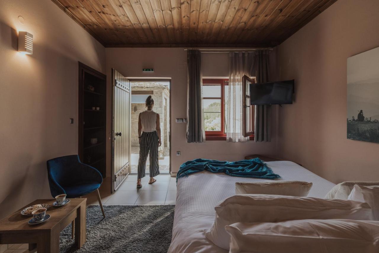 Rouista Tzoumerka Resort Vourgareli Ruang foto