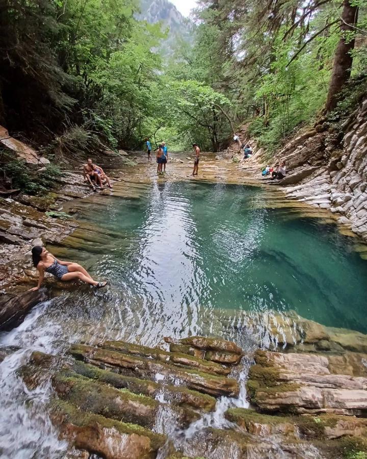Rouista Tzoumerka Resort Vourgareli Bagian luar foto