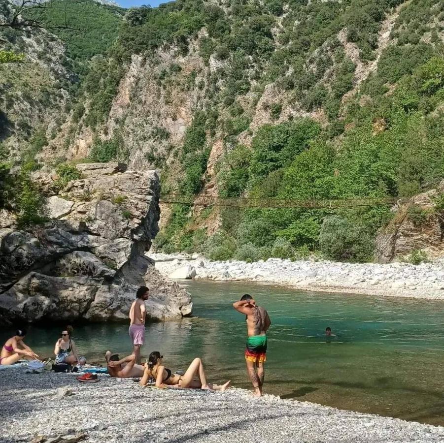 Rouista Tzoumerka Resort Vourgareli Bagian luar foto