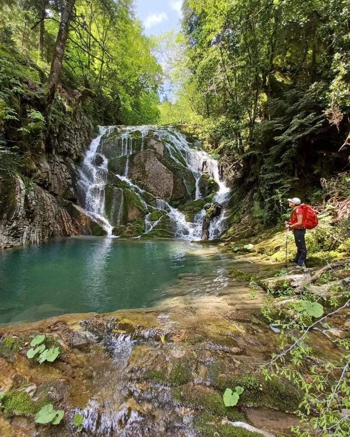 Rouista Tzoumerka Resort Vourgareli Bagian luar foto