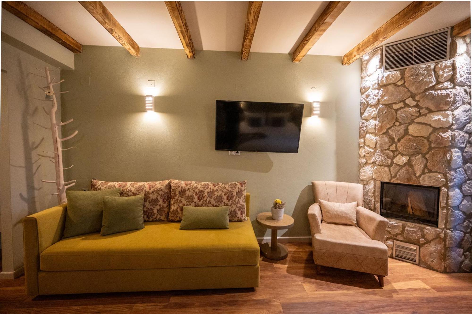 Rouista Tzoumerka Resort Vourgareli Bagian luar foto